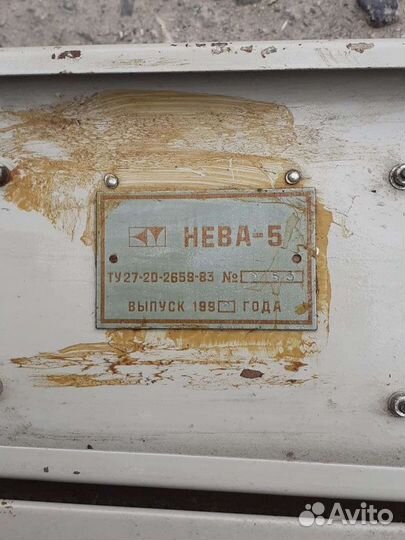 Швейная машинка Нева