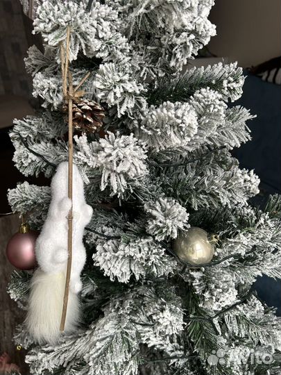 Елка искусственная заснеженная