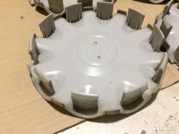 Комплект колпаков Nissan