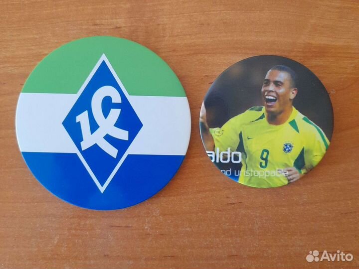 Футбольные значки. Рубин, Зенит, Крылья советов