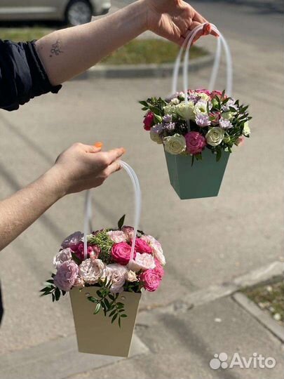 Композиции из живых цветов