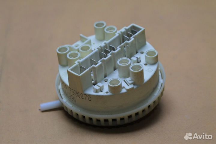 Прессостат Electrolux, Zanussi 132141990 бу. 8308