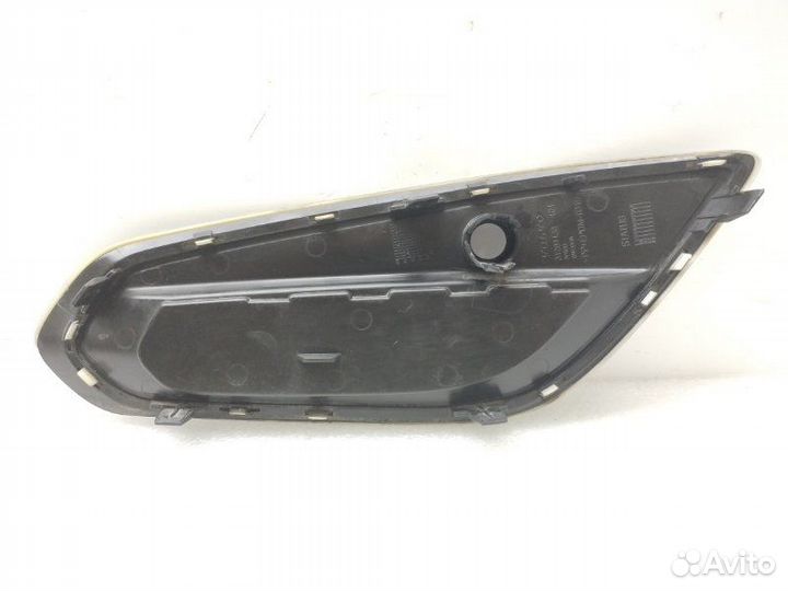 Решетка в бампер передняя правая Volvo V60 1 2012