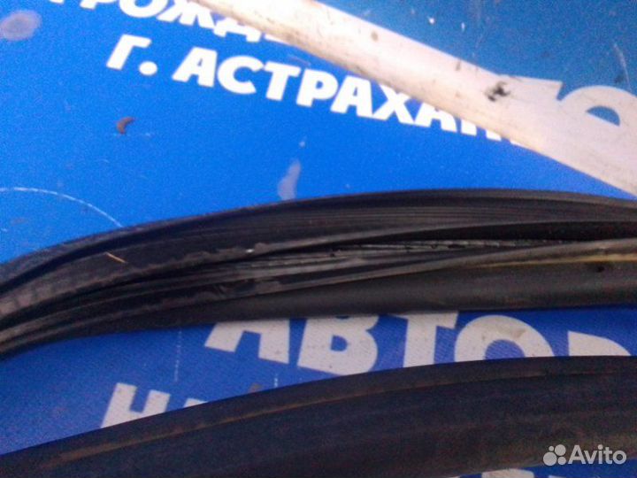 Уплотнительная резинка двери Citroen Berlingo 2