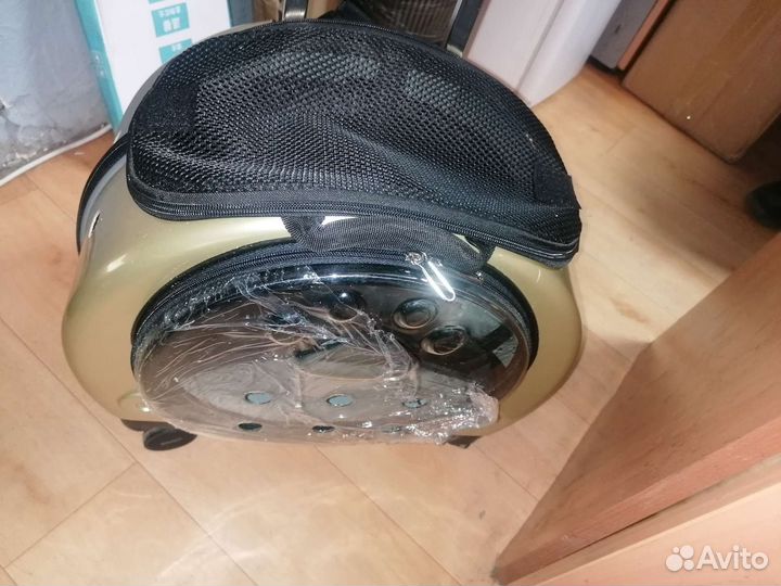 Прозрачный чемодан для кошек на колесиках