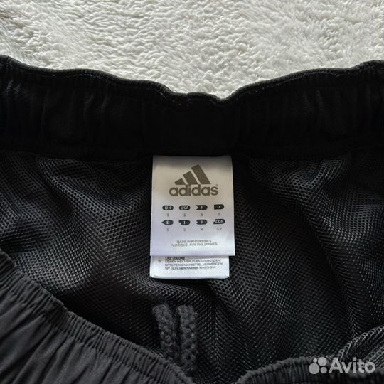 Спортивные шорты adidas