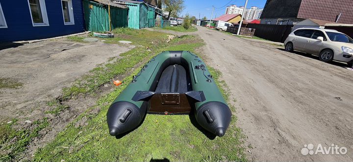 Лодка Ривьера 3200 ск