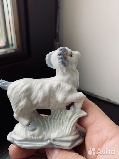 Фарфоровые статуэтки