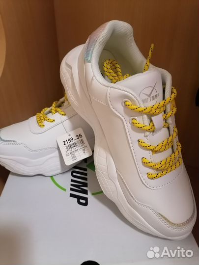 Кроссовки для девочки