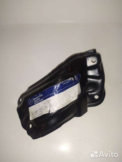 Кронштейн клапана гидроподвески Mercedes