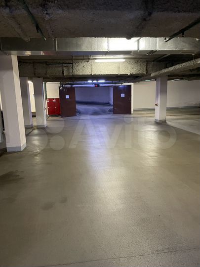 Машиноместо, 13 м²