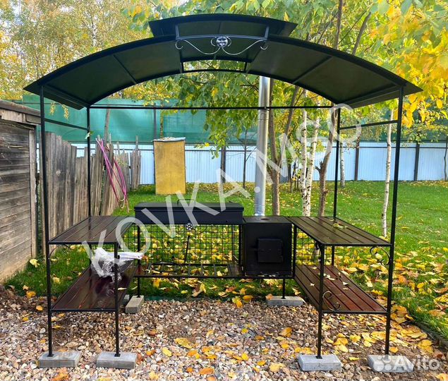 Мангал с крышей