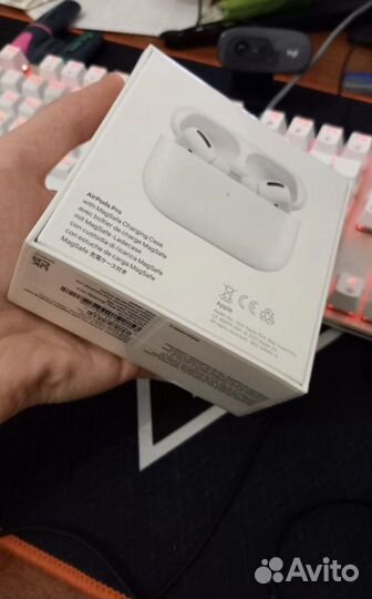 Наушники Apple AirPods Pro, белый