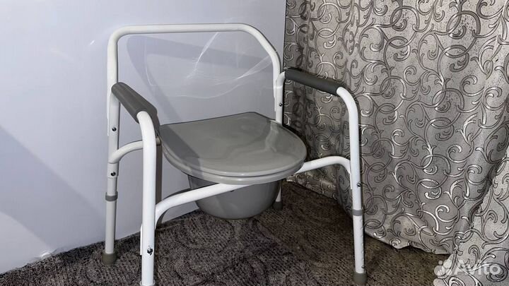Санитарный стул туалет