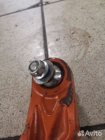 Рычаг нижний левый Yamaha pz50 phazer