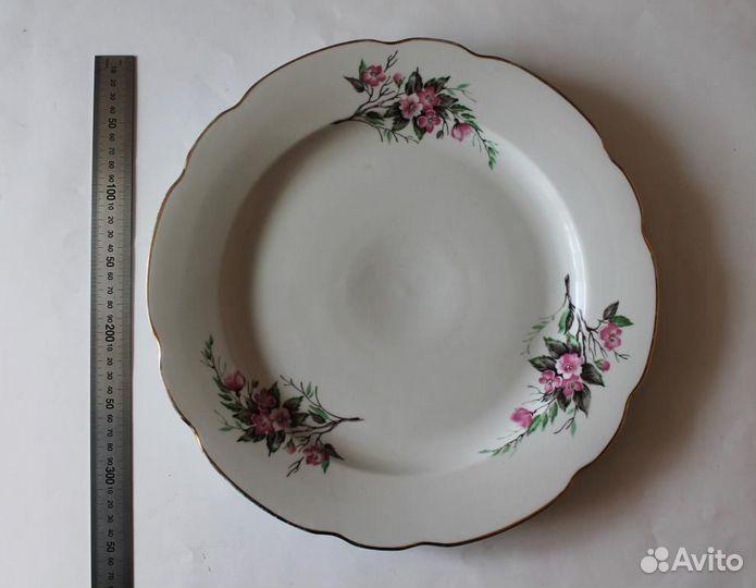 Тарелки фарфоровые