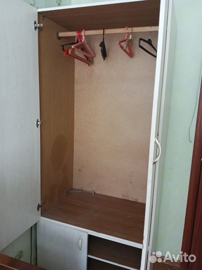 Шкаф и зеркало