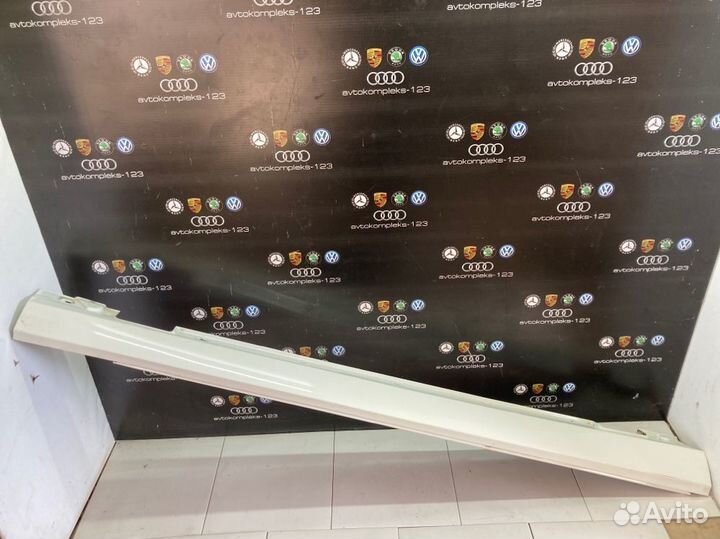 Накладка на порог правая Mercedes-Benz E-350 W212