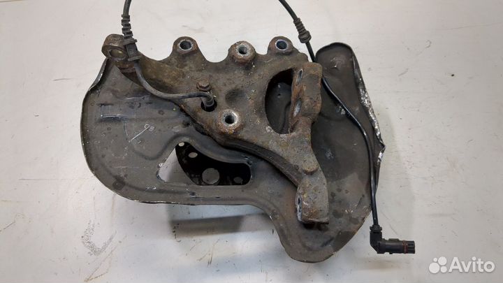 Ступица (кулак, цапфа) правая передняя Mercedes C W204