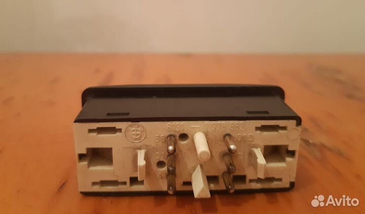 Кнопка электролюка BMW