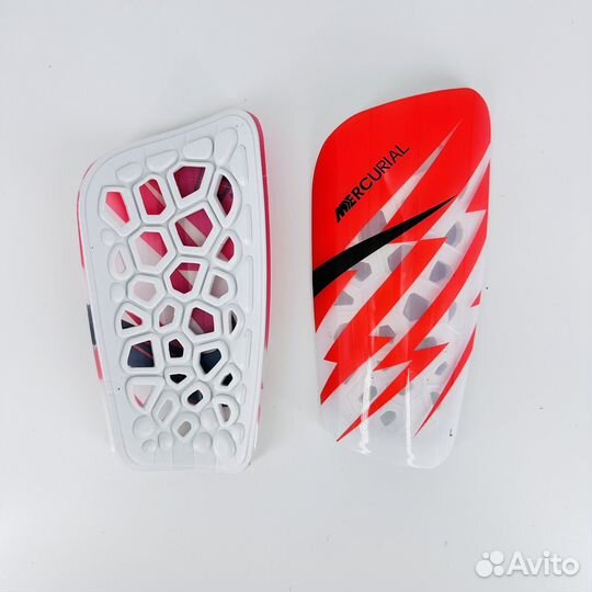 Футбольные щитки