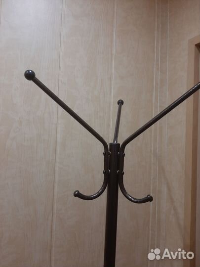 Вешалка напольная металлическая