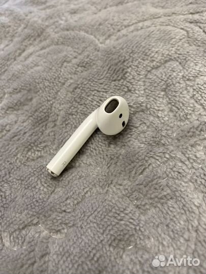 Правый наушник Apple Airpods