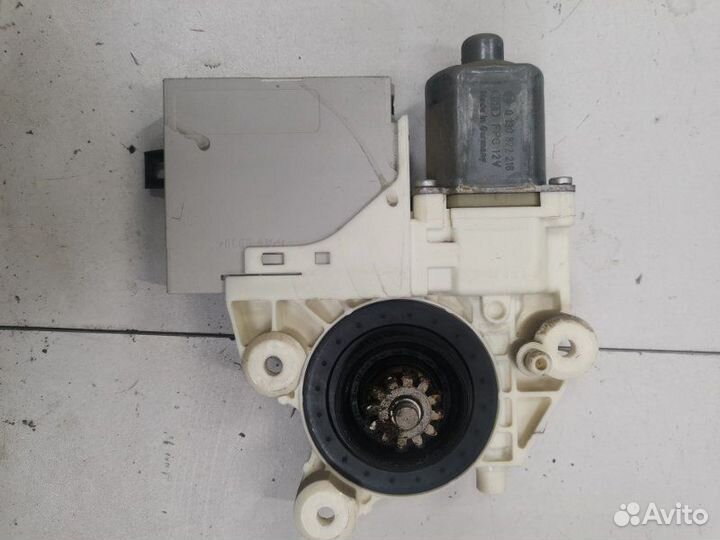 Мотор стеклоподъемника задний правый Ford Focus 2