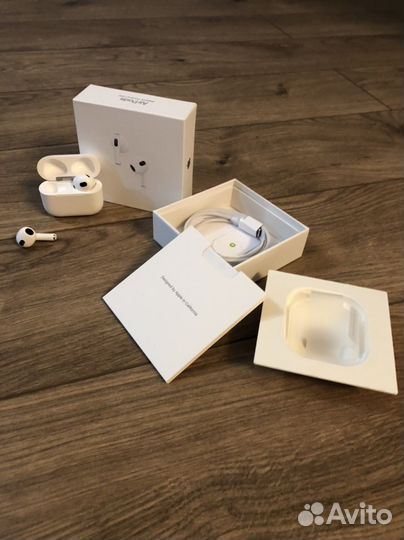 Беспроводные наушники AirPods 3