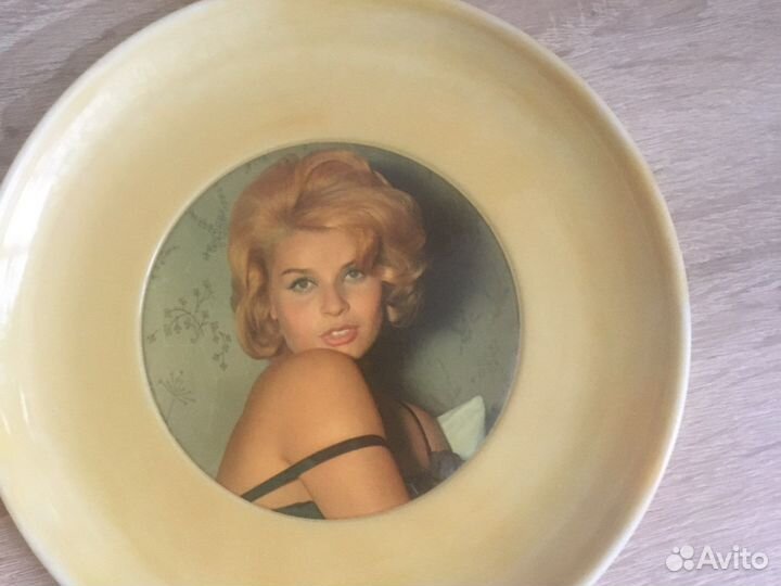 Винтажные тарелки пластиковые