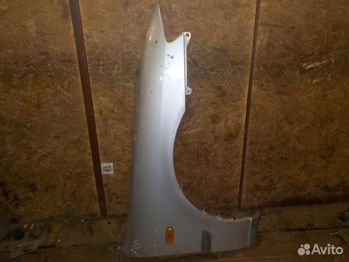 Крыло переднее правое мазда 626