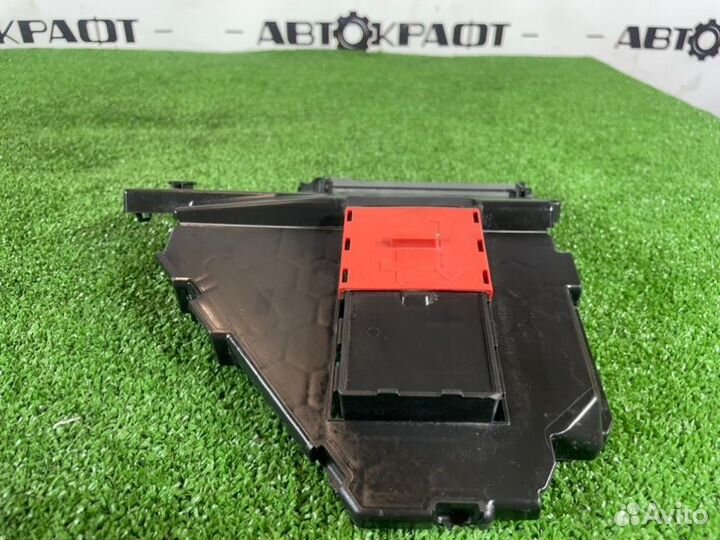 Крышка короба аккумулятора Mercedes Cls C257 OM654