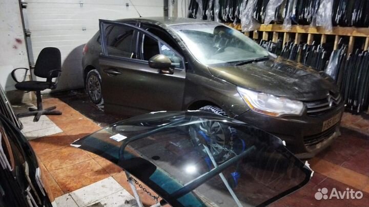 Стекло лобовое Ситроен с4