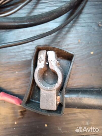 Клемы аккумулятора