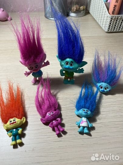 Троли,куколки,рыбы меняющие цвет,пони,свинка пеппа