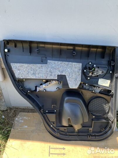 Обшивка двери Outlander xl 2011