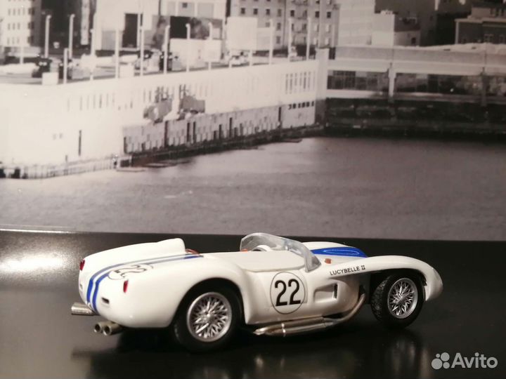 Модель автомобиля Ferrari 1/43