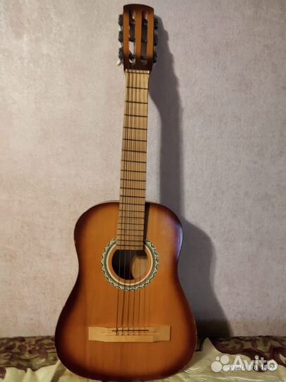 Гитара шестиструнная