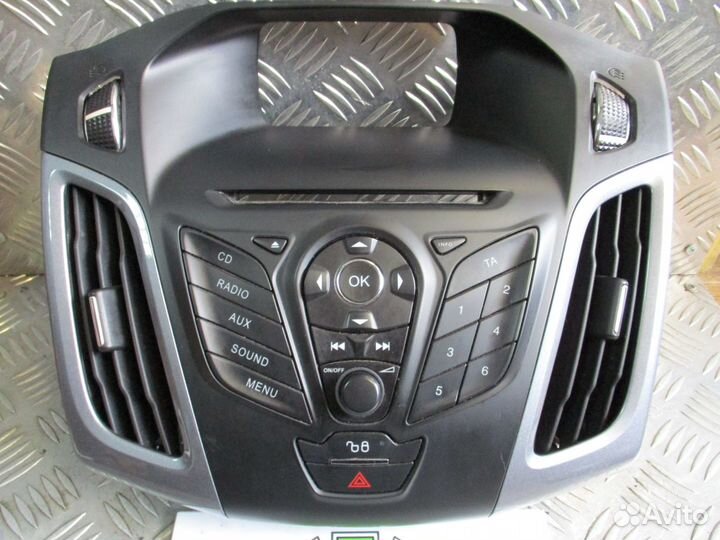 Панель управления магнитолой Ford Focus 3 2012г