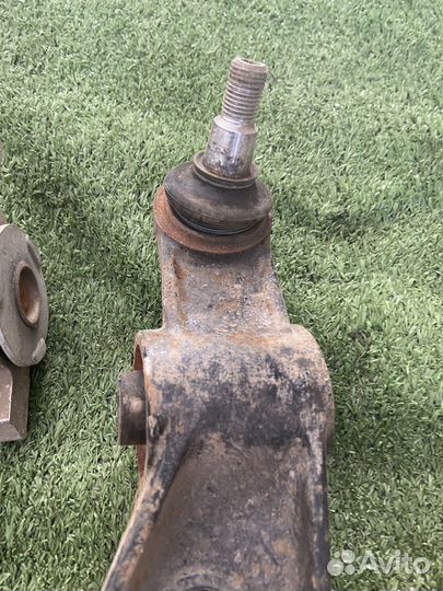 Рычаги передние Alfa Romeo 156