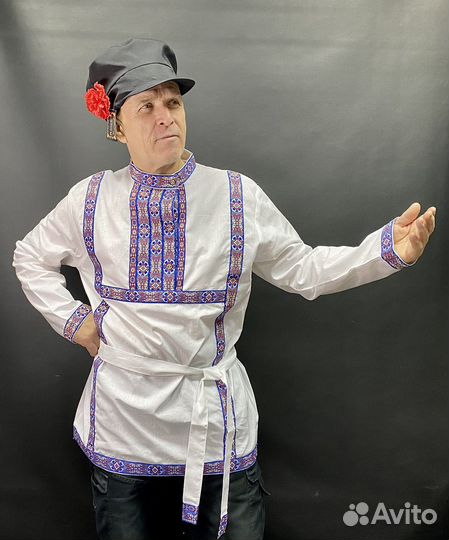 Русская народная рубашка с синей тесьмой