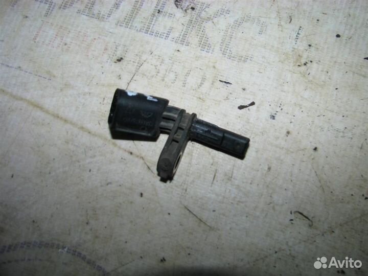 Датчик ABS левый VW Tiguan 2007-2011