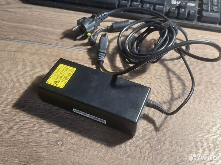 Блок питания (AC adapter) LiteOn 100-240v 50-60Hz