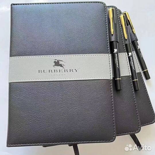 Ежедневник Burberry с подарочной ручкой Burberry