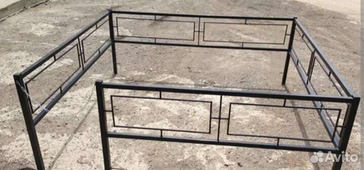 Оградки на кладбище