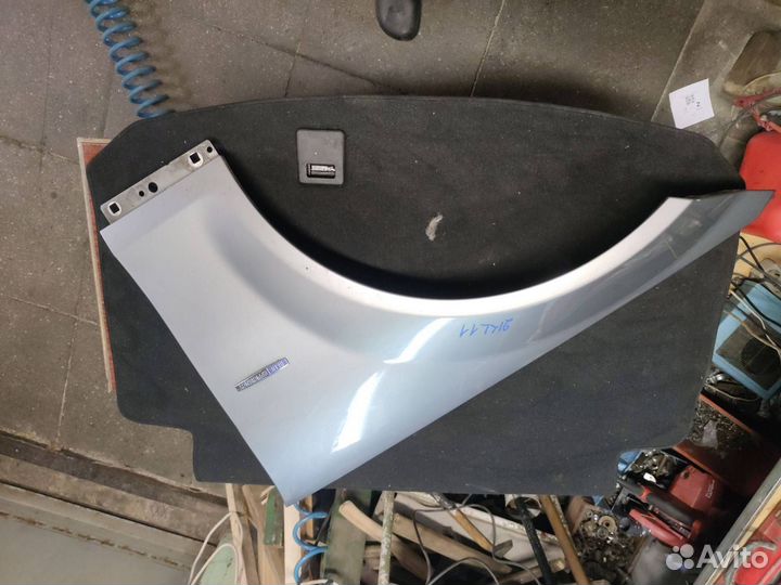 Крыло переднее левое Mercedes-Benz C-Класс