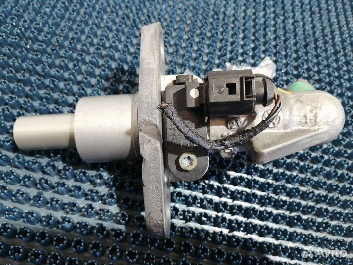 Главный тормозной цилиндр Volkswagen Passat