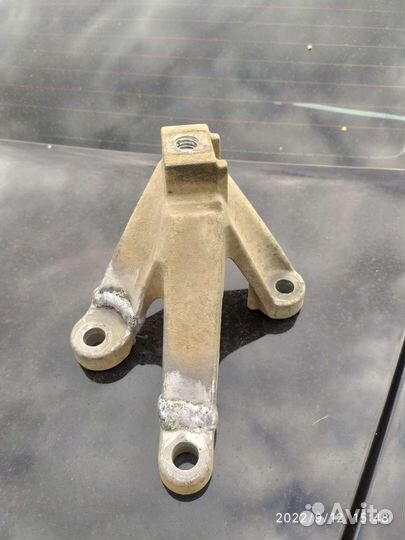 Кронштейн подушки двигателя кпп форд фокус 2