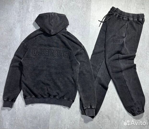 Спортивный костюм мужской Balenciaga