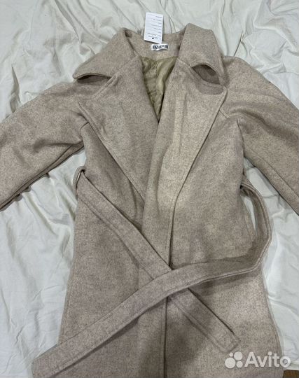 Пальто женское 42 44 бежевое